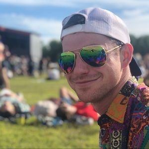 Meet your Posher, Hayes